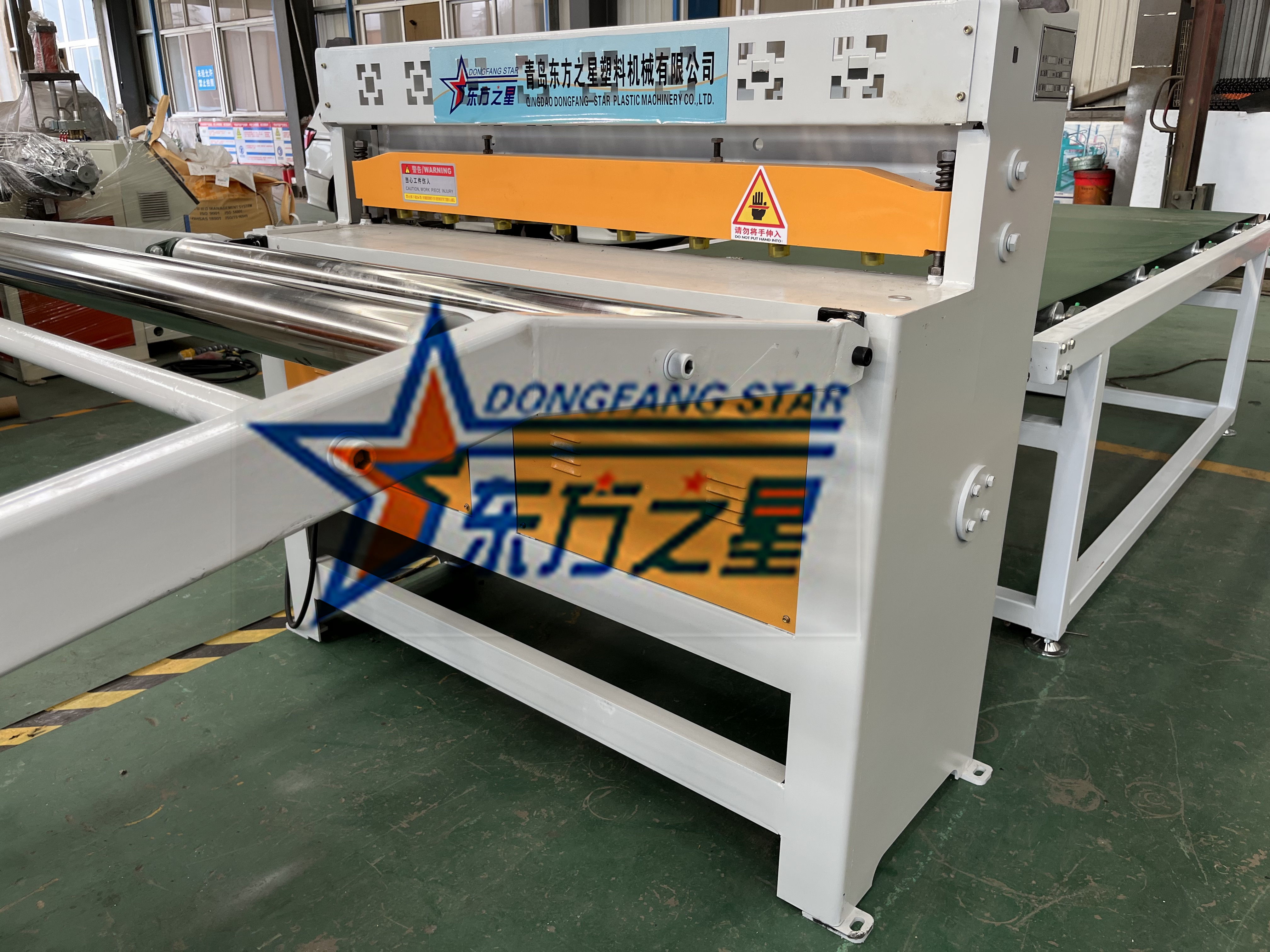 1500mm ပျော့ပျောင်းသော PVC Sheet Machine