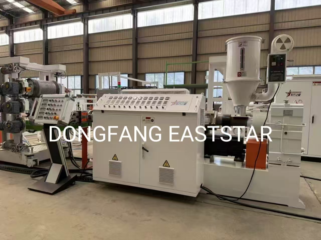 TPU စာရွက်လိုင်းနှင့် PVC စကျင်ကျောက်ဘုတ်အဖွဲ့ပစ္စည်းများကိုအထင်ကြီးနေသောကမ္ဘာလုံးဆိုင်ရာသုံးစွဲသူလည်ပတ်မှုများ