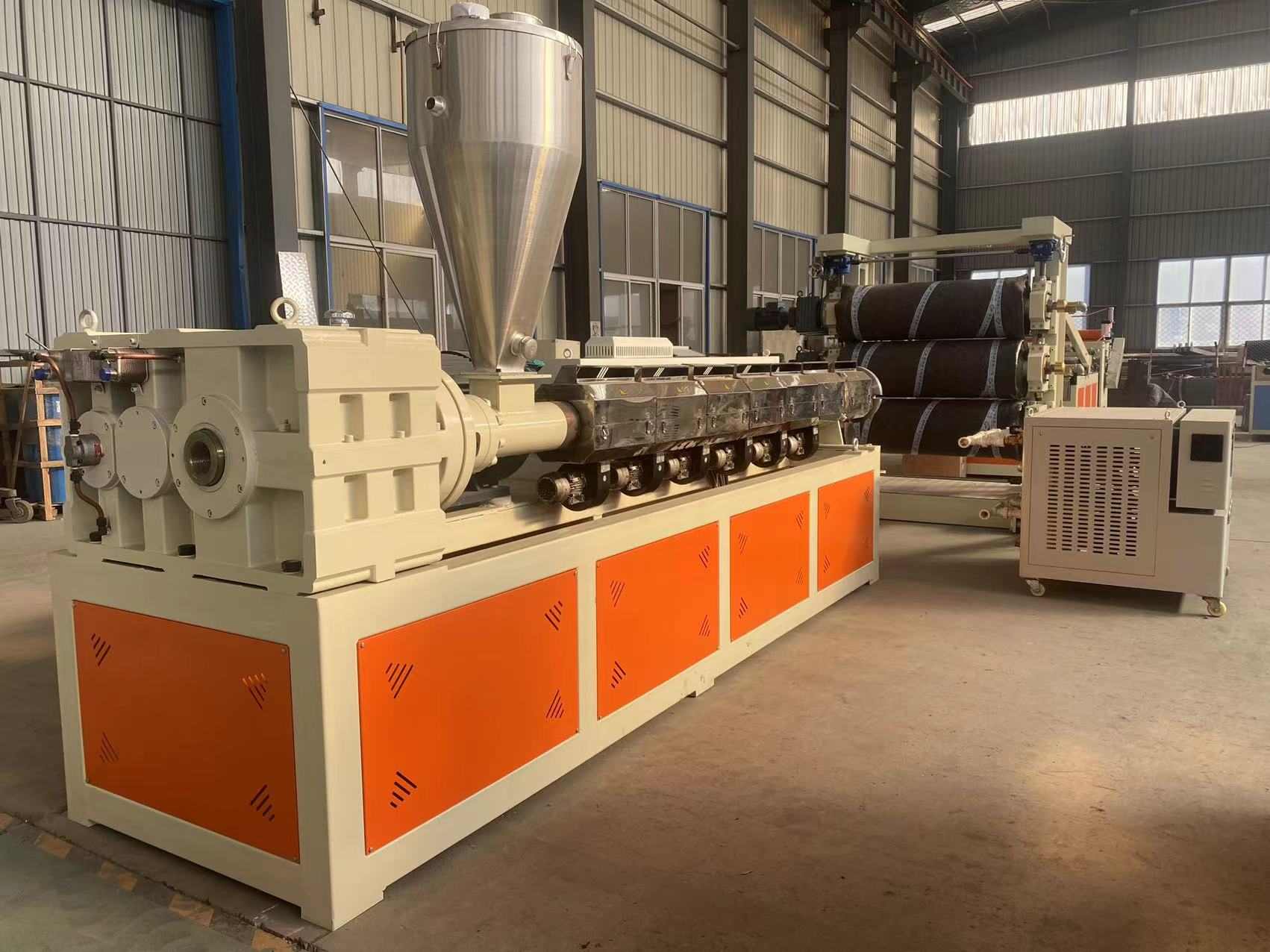 PVC ပွင့်လင်းမြင်သာသောကြည်လင်ဘုတ်အဖွဲ့ထုတ်လုပ်မှုလိုင်း